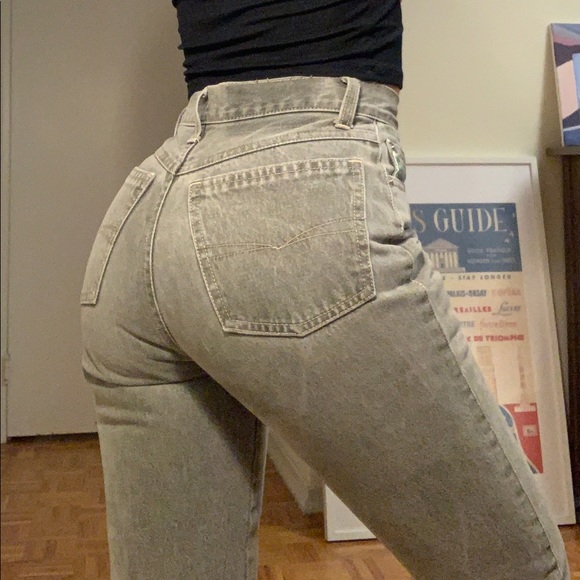 Beautiful vintage hour glass high-waisted jeans - Picture 4 of 4